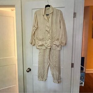 💯 genuine silk vintage cream classic style pyjama set